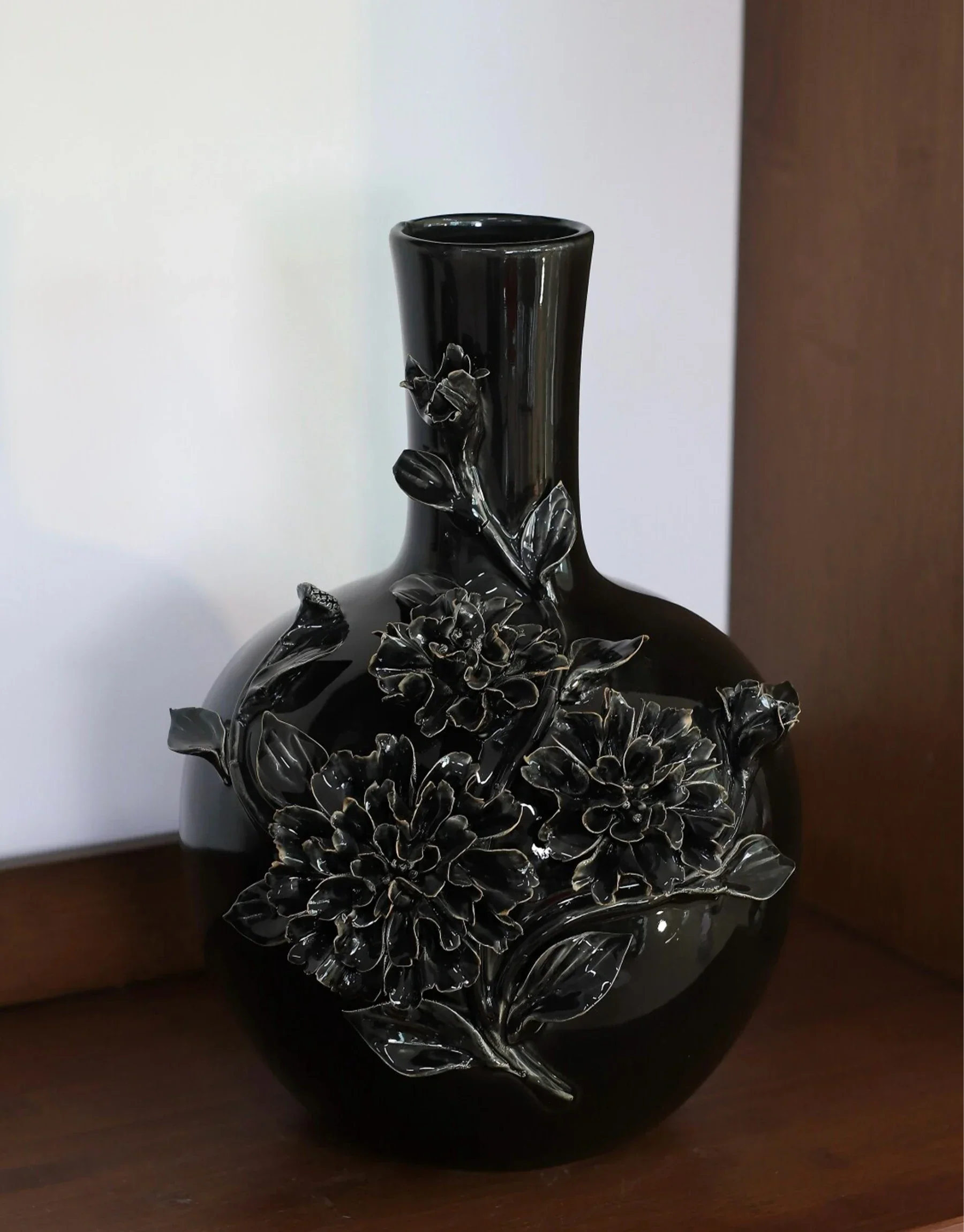 Contera Floral Relief Ceramic Vase