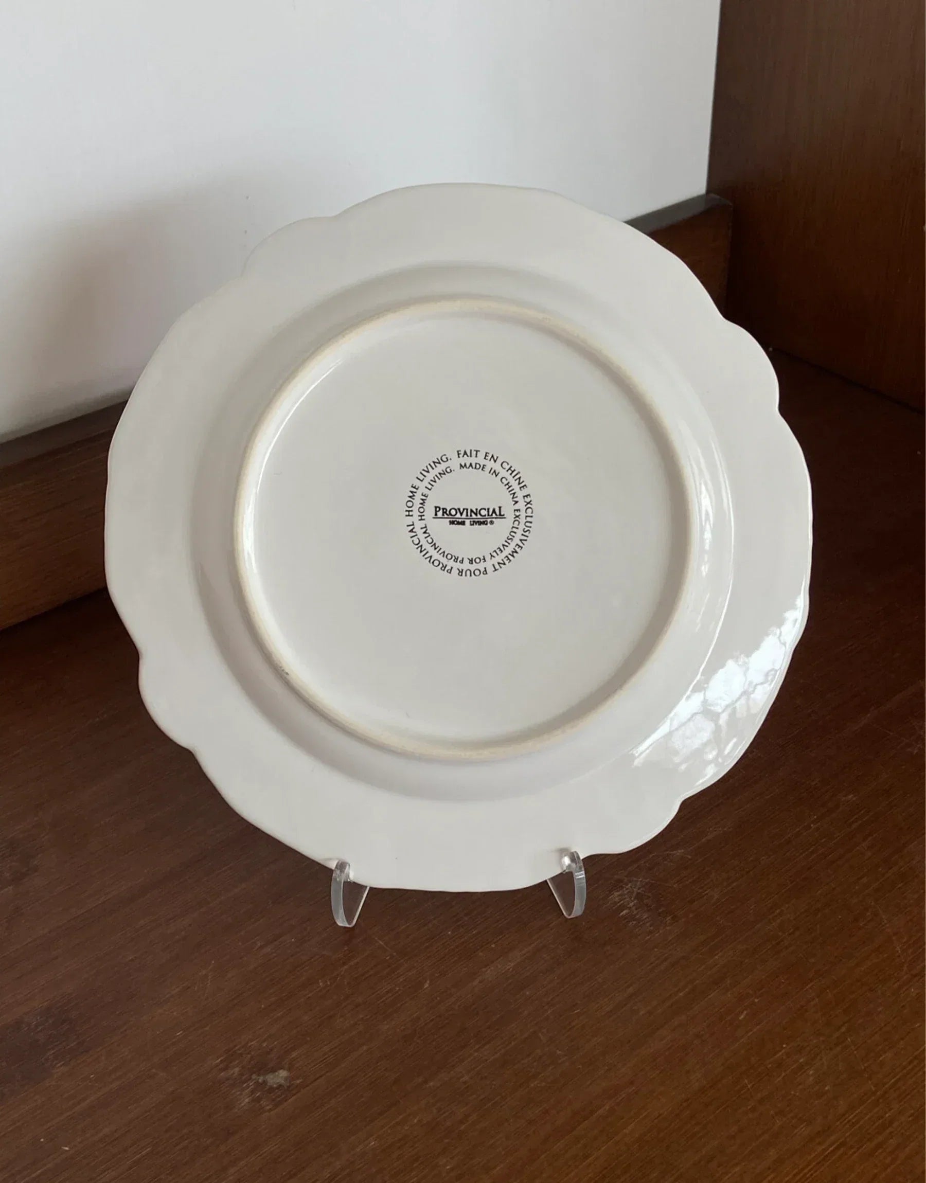 Pinot Vintage-Inspired Embossed Ceramic Tray